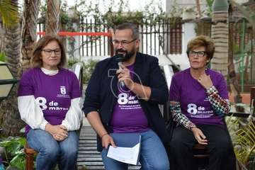 Presentación del programa de actos del Día Internacional de las Mujeres en Telde (Foto TA y FJS)